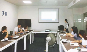 星南方店发展演讲与谈锋专项培训