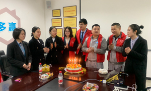 yp街机之家宜昌店发展2019年第一季度员工生日会